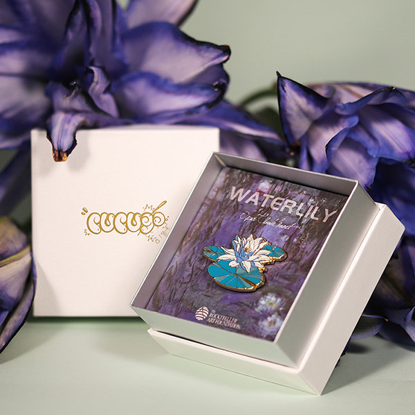 Pretty Water Lily Brooch - ApolloBox