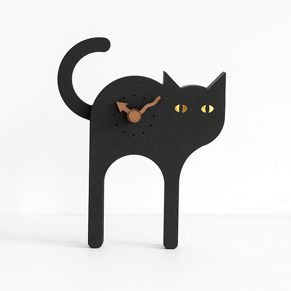 Cool Black Cat Clock - ApolloBox