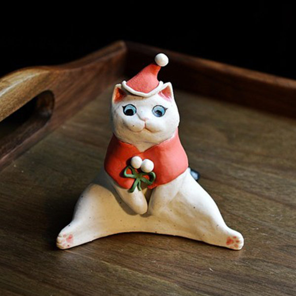 Cute Cat Ceramic Decor from Apollo Box  Clay art projects, Animal  sculptures, Ceramics ideas pottery