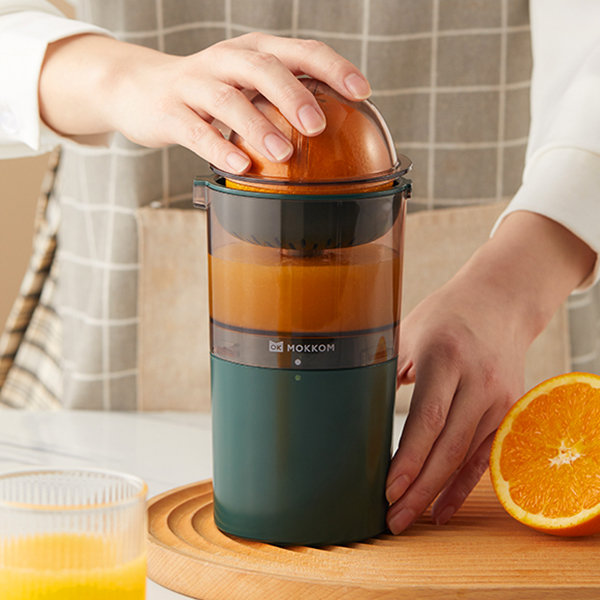 Portable Electric Juicer from Apollo Box