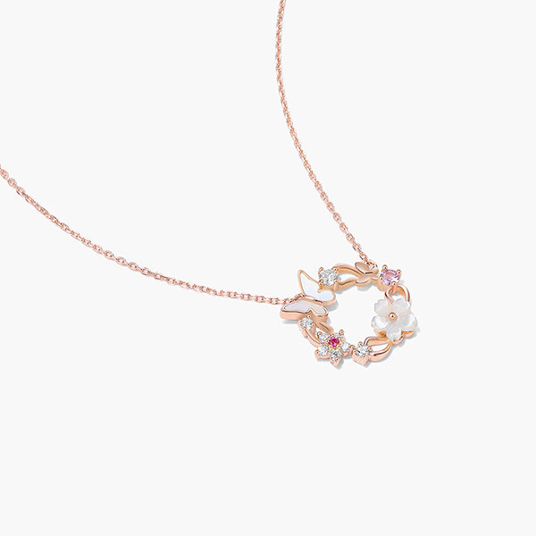 Lotus Flower Necklace - ApolloBox