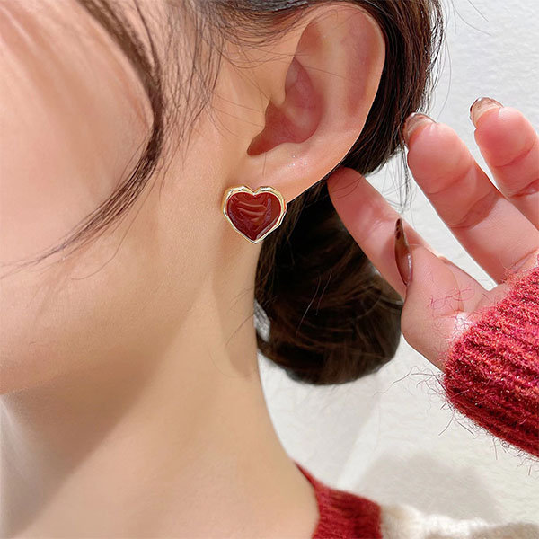 GOLD STUD EARRINGS BY ZEST IN A LARGE RETRO ABSTRACT STYLE BEATEN HEART DESIGN 