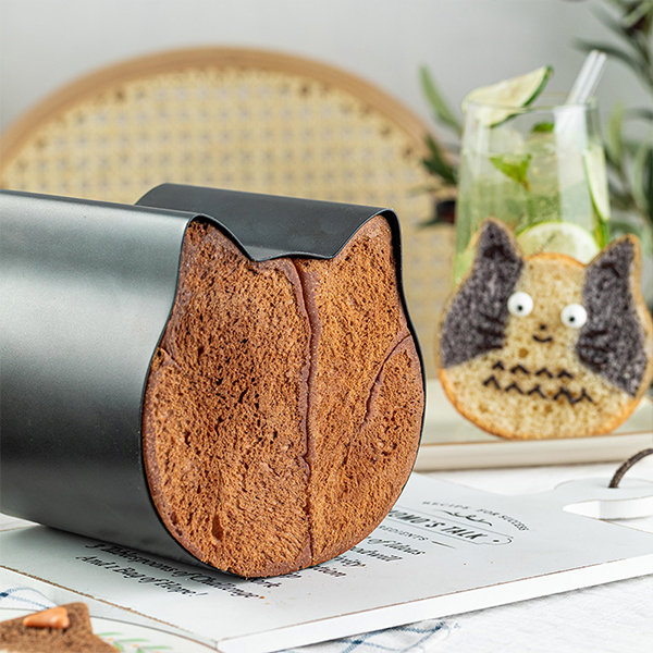 Cat Shaped Cake Mold - ApolloBox