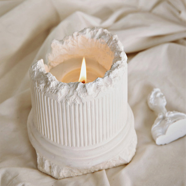 Creative Colosseum Aromatherapy Candle - Soy Wax - 2 Styles - ApolloBox