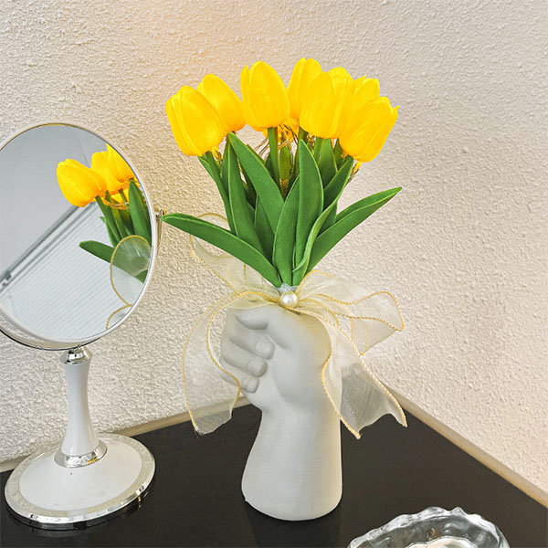 Tulip Night Light - With Vase - White - Yellow - 3 Colors