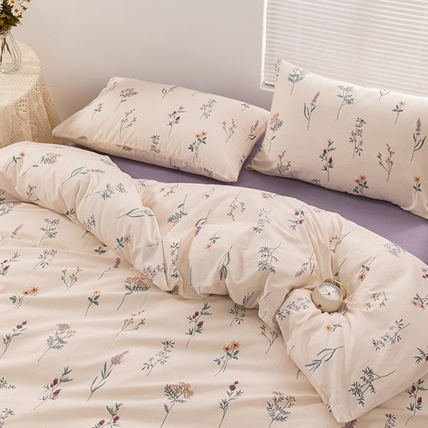 Lightweight Floral Quilt - Cotton - Spring Collection from Apollo Box