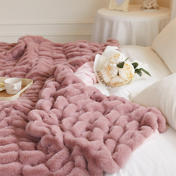 Polyester best sale soft blanket