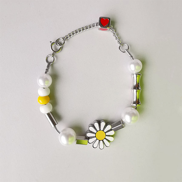 Daisy Flower Link Poured Frosted Glass Bracelet By Crown Trifari, 1950s at  1stDibs | crown trifari bracelet