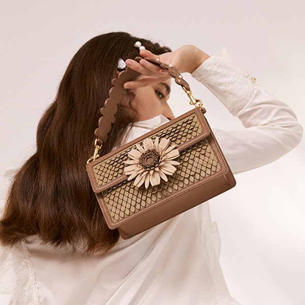 Luxurious Floral Bag - Dragon Scale Texture - Real Leather - Cotton -  ApolloBox