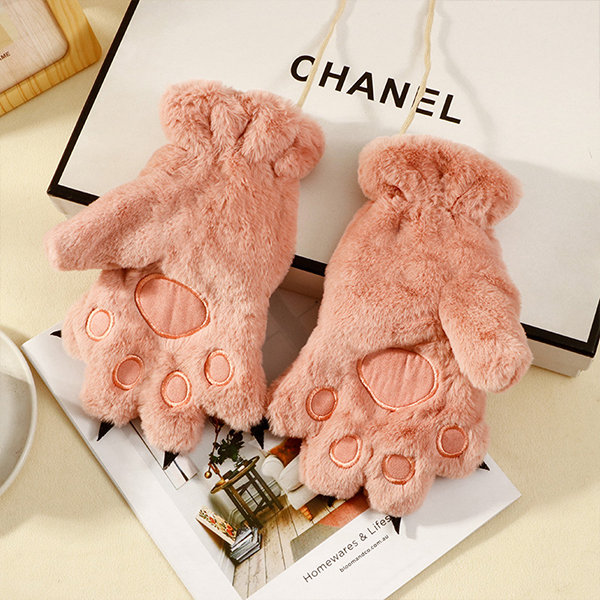 Cat's paw clearance teddy bear