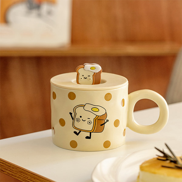 Here are your unexpected goods Cute Ceramic Mug With Lid from Apollo Box,  cute cups 