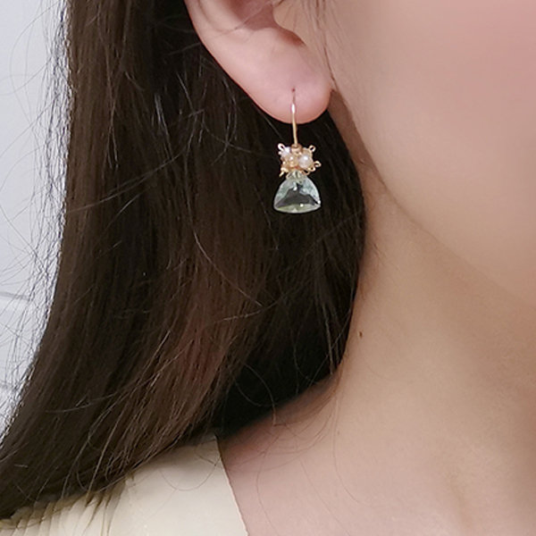 Pretty Earrings - Pearl - Crystal - 2 Sizes