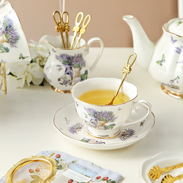 LEKOCH Tea Cups and Saucers Sets with Gift Box, Fine Dining Porcelain –  lekochshop