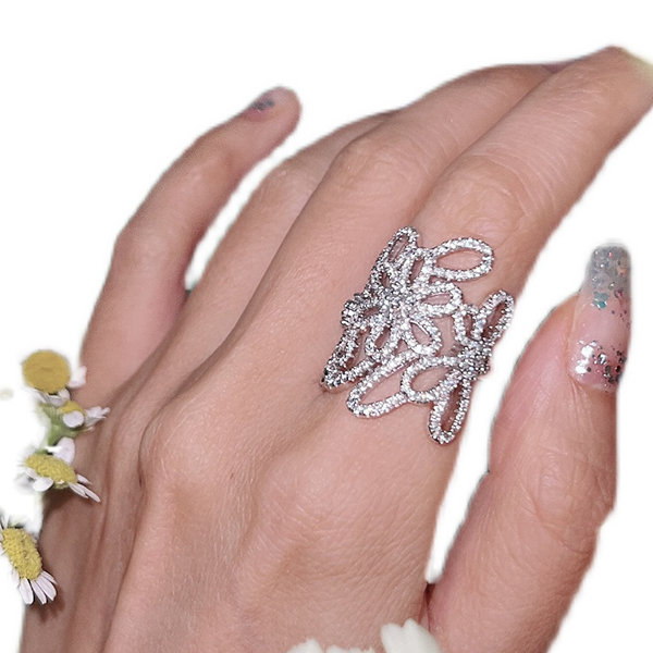 Flower Silver Ring - 18K Platinum - 4 Sizes - ApolloBox