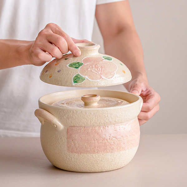 Camellia Soup Pot - Ceramic - 74.4 Oz Capacity