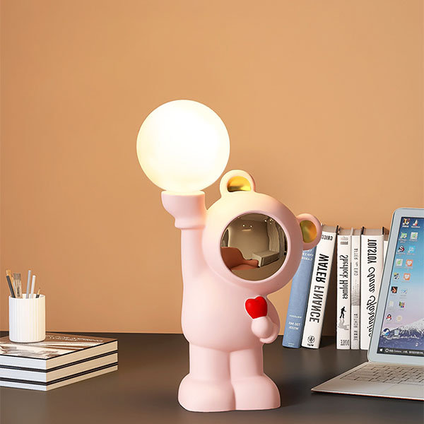 USB Spaceman Light — Design Warehouse