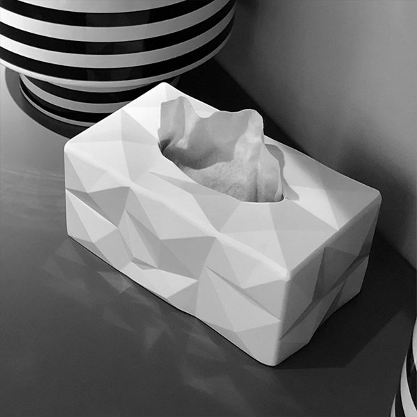 RESIN TISSUE BOX - Black