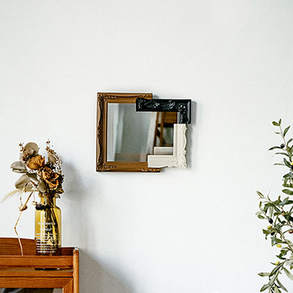 Irregular Hanging Mirror - Resin - Contrasting Color Design