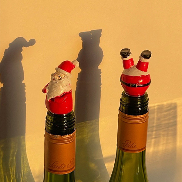 Silicone Winter Hat Wine Stopper from Apollo Box