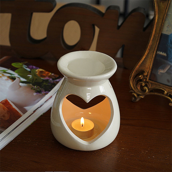 Heart Shaped Aromatherapy Candle Holder - Ceramic - ApolloBox