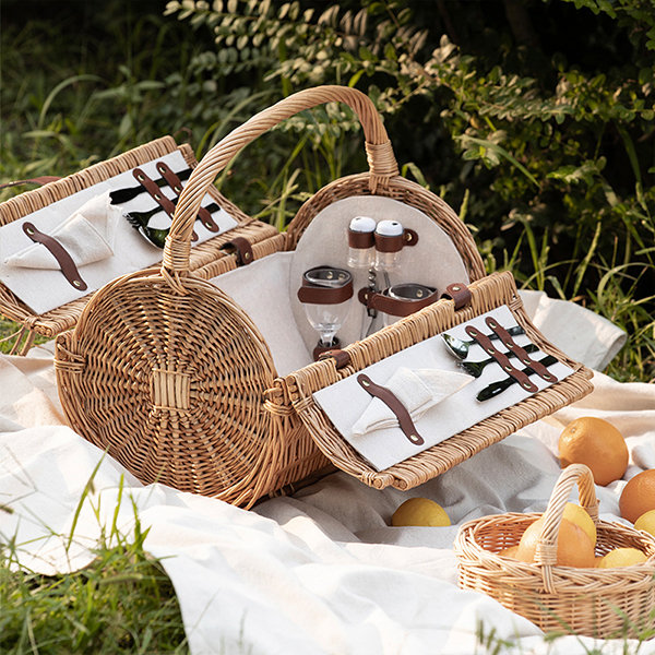 Budget picnic accessories