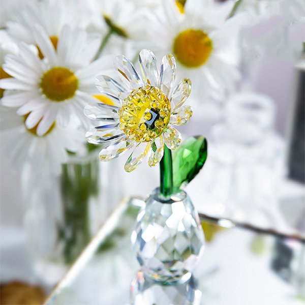 Pretty Daisy Glass Cup from Apollo Box