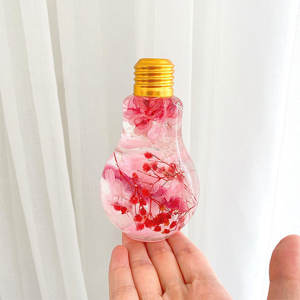 DIY Resin Light Bulb with Dried Flowers Tutorial