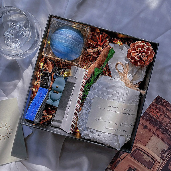 Creative Aromatherapy Candle - Wax - Glass - Blue Planet - Moon - ApolloBox