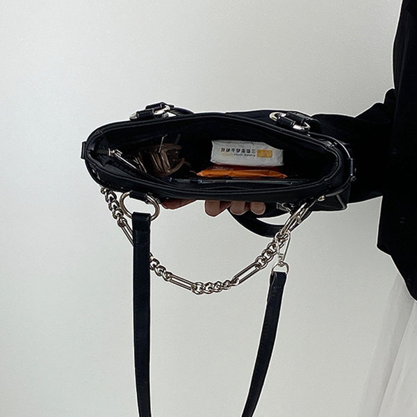 Chain Strap Shoulder Handbag - Black - ApolloBox