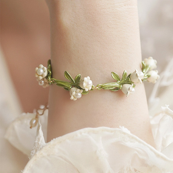 Lily 2025 flower bracelet