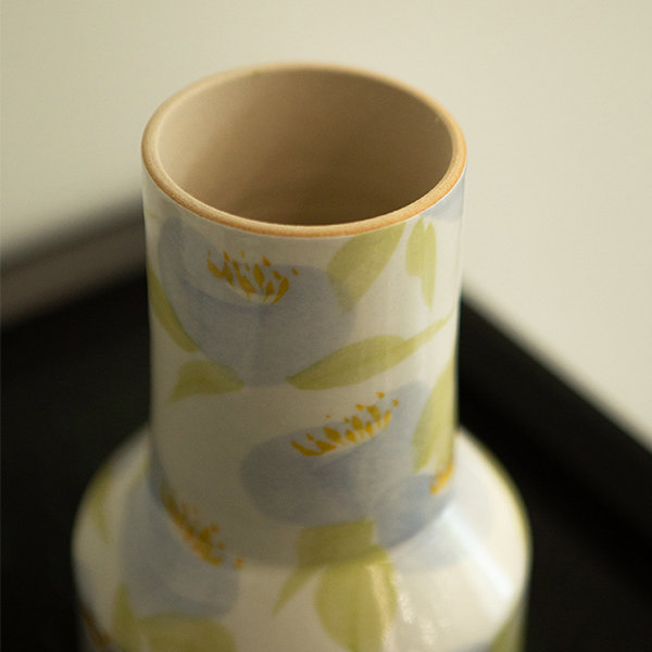 Elegant Camellia Vase - Ceramic - Floral Design