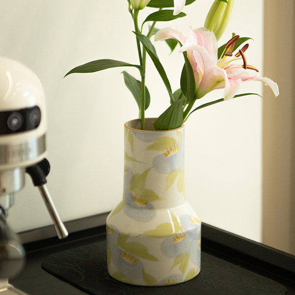 Elegant Camellia Vase - Ceramic - Floral Design