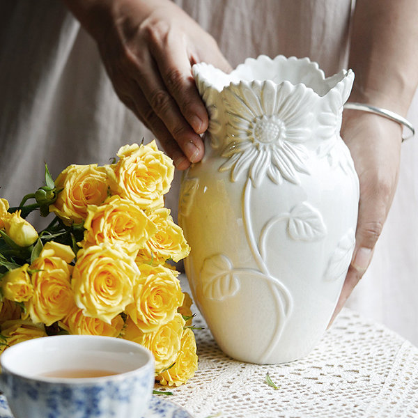 Retro Vase - Embossed Flower Design - Ceramic - White - ApolloBox