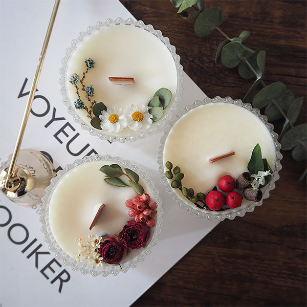 Dried Flower Aromatherapy Candle - Soy Wax - 4 Scent Options