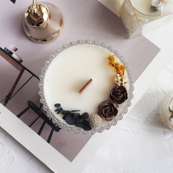 Dried Flower Candle - Soy Wax - French Vanilla from Apollo Box