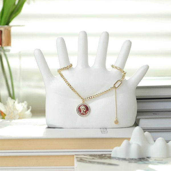 Creative Jewelry Holder - Hand Shape - White - Black - Resin - ApolloBox