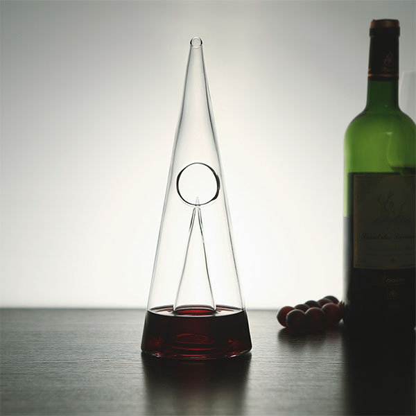 Unique Pyramid Glass Wine Decanter Hand Blown Red Wine Carafe with Wide Base