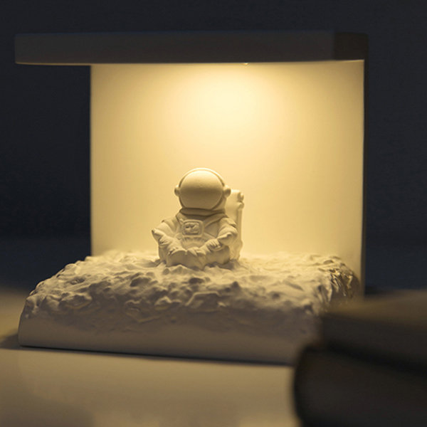 Astronaut Aroma Diffuser Night Light - Plaster - Decor