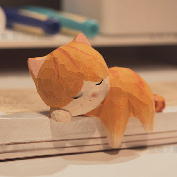 Cat Wood Carving Decor - Add A Touch Of Artistry To Your Workspace