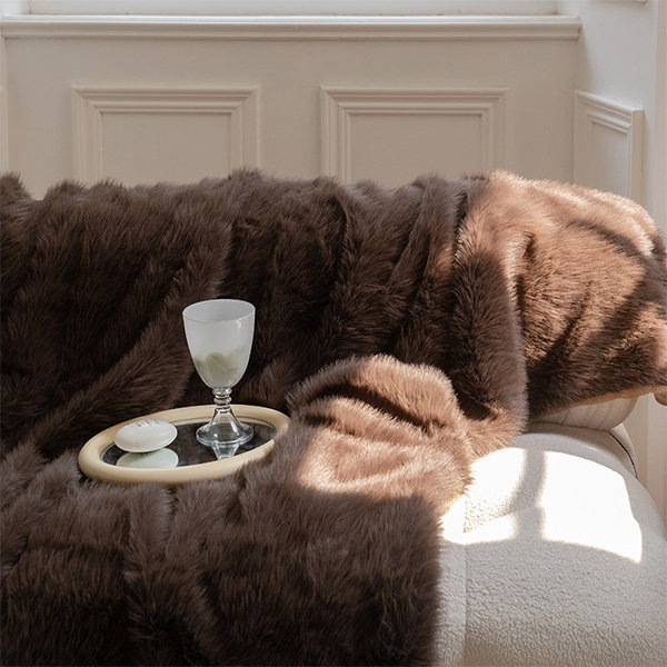 Luxurious Plush Blanket - White - Brown - Essential for Winter Warmth -  ApolloBox