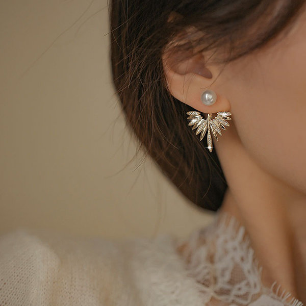 Wire ear cuff with feathers. | Feather ear cuff, Ear cuff, Wire ear cuffs