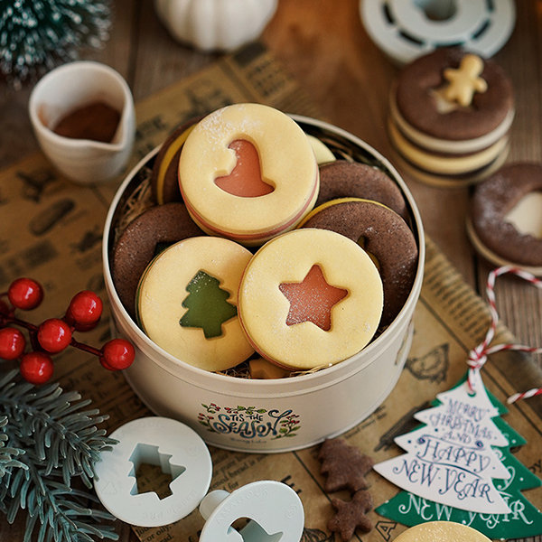 Christmas Madeleine Cake Baking Pan - Festive Shapes - Joyful