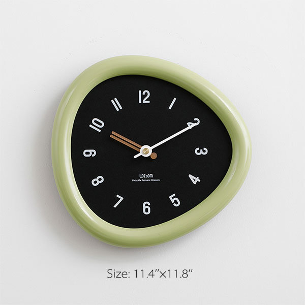 Fashionable Oversized Wall Clock with Decorative Metal