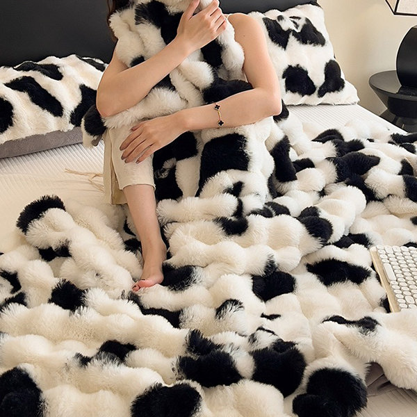 Plush Thickened Blanket Panda Camellia Cozy and Stylish