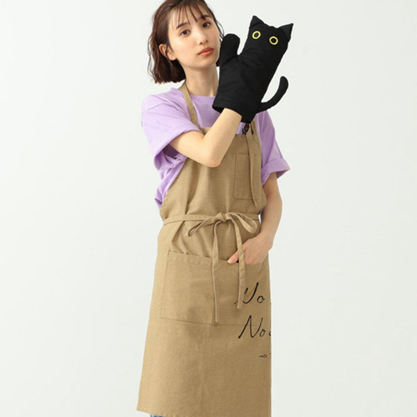 Black Cat Kitchen Gloves - Whimsical Protection - Purr-fect for