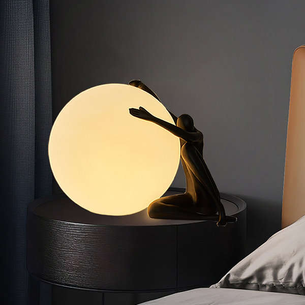 Creative Embrace Globe Table Lamp - Abstract Elegance - Ambient Lighting