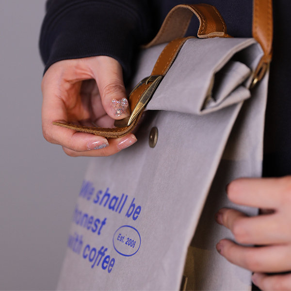 Kraft Paper Big Eyes Shoulder Bag - Minimalist Design - Eco-Friendly  Accessory from Apollo Box