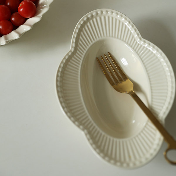 Clover Cream Ceramic Salad Plate - Vintage Charm - Everyday
