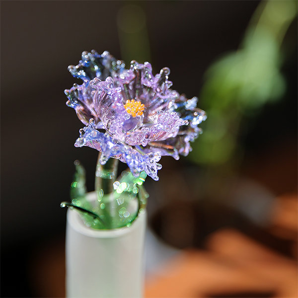 Modern Iris Artificial Flowers Arrangement in Vase Black Acrylic Vase Fake  Flower Decor