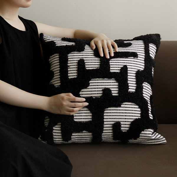Black And White Embossed Pillowcase - Beige Stripe - Black Stripe - Soft And Comfortable